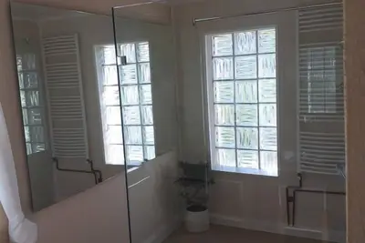 Image de Appartement zum Entspannen mit eigenem Whirlpool
