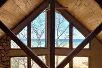 Image de Belle vue sur le lac Michigan, promenade facile à la plage du lac Michigan et au lac Portage