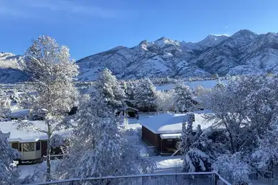 Image de Walk out cave, Vue imprenable sur la montagne, piscine chauffée, proche des stations de ski
