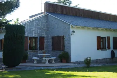 Image de Belle maison indépendante avec jardin et piscine entre Ségovie et Madrid