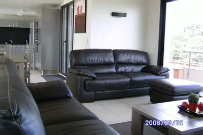 Image de Villa Avec Jacuzzi Et Son Studio. Pour 10 Personnes Proche Mer.