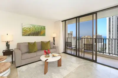 Image de Condo partiel avec vue sur l'océan - Parking gratuit et WiFi!