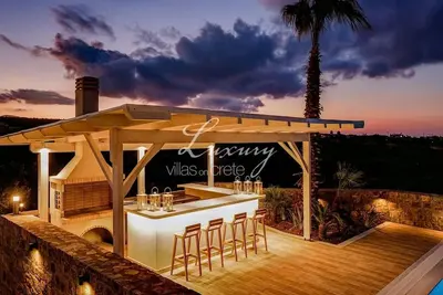 Image de Villa de luxe de 6 chambres avec vue sur la mer, à 400 mètres de la plage