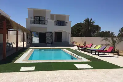 Image de Belle villa avec piscine sans vis à vis