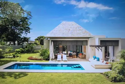 Image de Superbe villa avec piscine sur le golf d'Anahita face à la célèbre île aux cerfs
