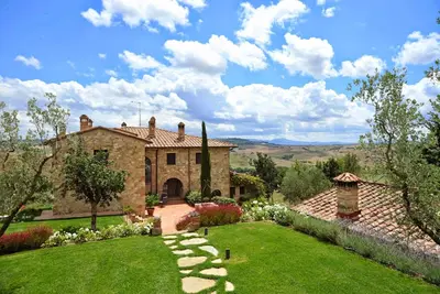 Image de Superbe ferme rénovée avec tous les équipements de luxe et le personnel inclus