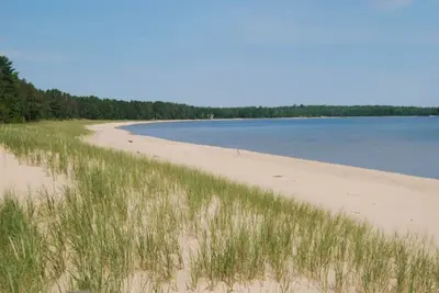 Image de AuTrain Beach House sur les rivages Sandy de Lk Superior! Min de Pictured Rocks!