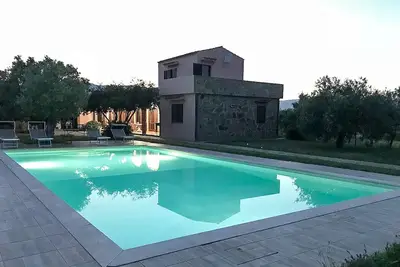 Image de Castiadas, villa privée typique sarde avec piscine et jardin