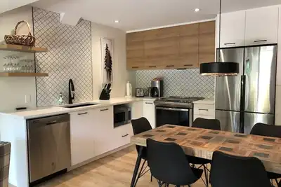 Image de Ski-in / Ski-out Condo Rénové Mont-Tremblant