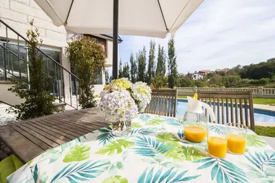 Image de \"Villa El Castañal\" jardin, piscine, bord de plage