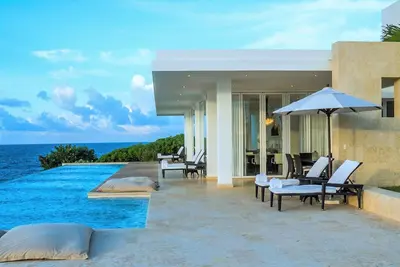 Image de Superbe Villa Raphael Avec Piscine De 4 Chambres Et Luxe De Luxe Avec Petit DÉJEUNER Inclus