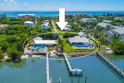 Aquatopia Resort: SideBySide Riverfront, steps2ocean, Piscines / Docks / HotTubs, etc.