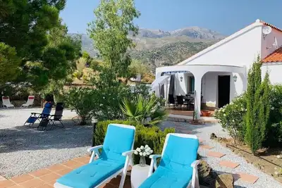 Image de Casa Pequena - la petite mais belle maison de campagne avec une vue imprenable