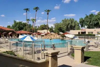 Image de \"Sun Village Condo\" 55+