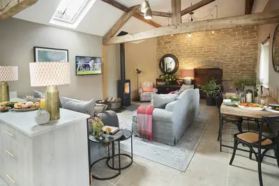 Image de Une charmante conversion de grange qui a été rénovée à un niveau exceptionnel.