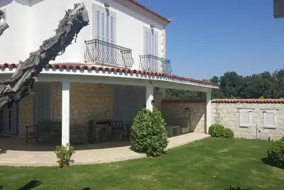 Image de İzmir Çeşme'de özel havuzlu lüks tatik villası