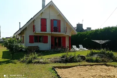 Image de Chalet en Bois Chaleureux Ă 150m de la mer