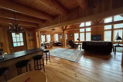 Image de Sugarloaf Area / Spectacular Upscale Log Home