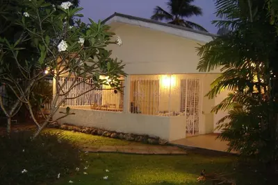 Image de Mango House - 2 chambres à coucher. À distance de marche de la plage!