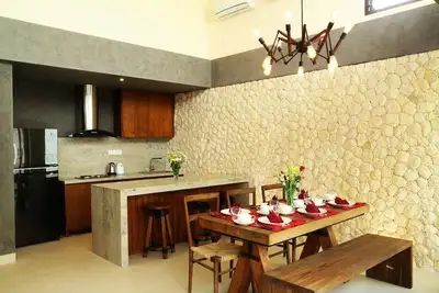 Image de Taman Bali Villa Seminyak / Voiture gratuite pour 8 heures / jour Comprend Essence et chauffeur