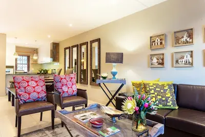 Image de Superbe spacieux appartement de deux chambres dans le centre de Stellenbosch