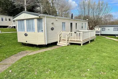 Image de Caravane moderne de 3 chambres, Shanklin, 6-8 personnes, WiFi gratuit, animaux acceptés