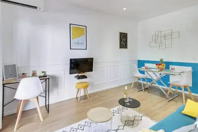 Image de Homerez - Appartement à Cannes, terrasse vue ville.