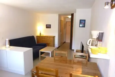 Image de Studio 28m² Équipé avec Balcon, Wi-Fi & Parking - Animaux Bienvenus