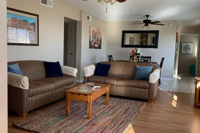 Image de Cosy Candlelight Condo - Hébergement Abq International Balloon Fiesta