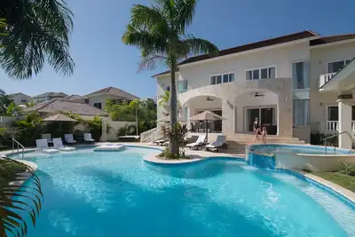 Image de Belle Villa Royale 6 Chambres Avec Piscine