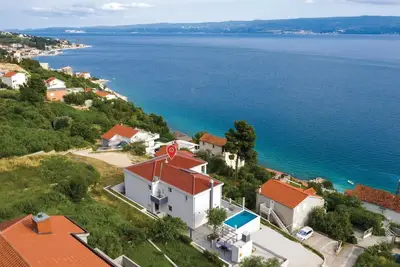 Image de Belle maison à Jesenice avec WiFi