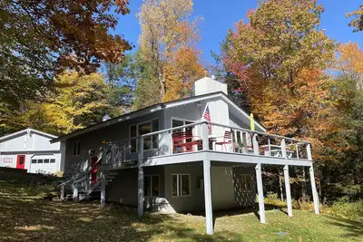 Image de 4 Br, 2 salles de bain maison récemment rénovée à quelques minutes de Sugarbush et Mad River Glen