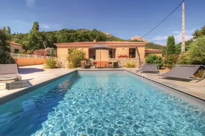 Image de Maison cosy à Algajola avec WiFi