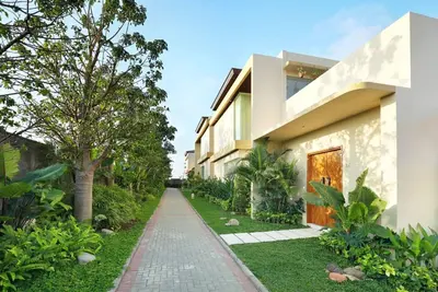 Image de 2 Br villa de luxe spacieuse dans un quartier calme mais proche des commodités à Nusa Dua