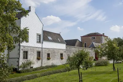 Image de Gîte de charme et de caractère dans un écrin de verdure entre Liège et Namur