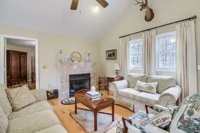 Image de Nouveau! Massanutten Resort Cabin w / Deck & Amenities!