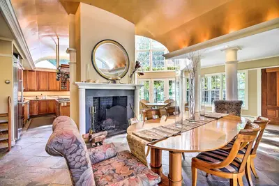 Image de Nouveau! Belle maison Brookfield avec terrasse privée et vues