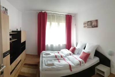 Image de Maison privée en face du bain thermal