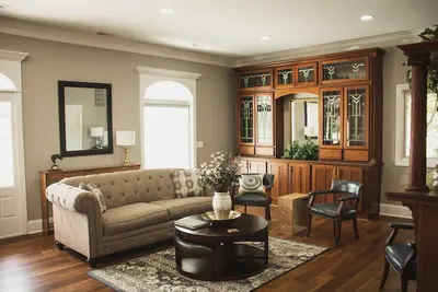 Image de Charmante suite queen avec salle de bains et balcon! ! - Nouvelle refonte!