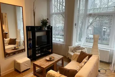 Image de Un appartement avec une chambre