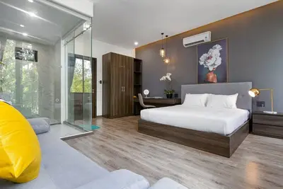 Image de Satomy House Luxury - 4br côté rivière Han - centre ville de Danang
