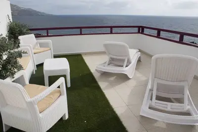 Image de Appartement avec terrasse spectaculaire donnant sur la mer