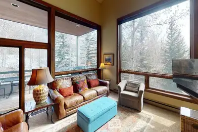 Image de Économies d'hiver merveilleux - Deluxe 2 Bdrm + Loft Millrace Condo