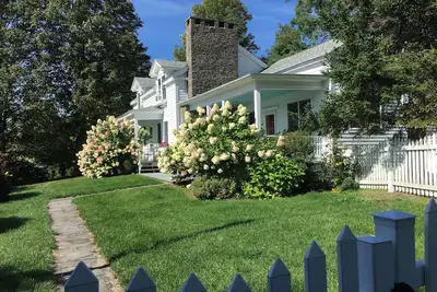 Image de Cooperstown confortable et paisible 3 chambres / 2 salles de bain avec véranda grillagée