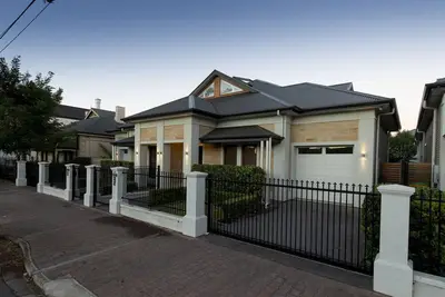 Image de Au coeur de Glenelg à Gordon St Villas