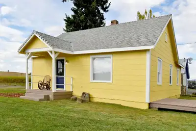 Image de Coffee Klatch Cottages - Jaune