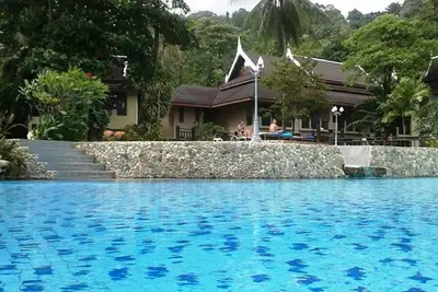 Image de Jardin tropical supérieur près de la plage