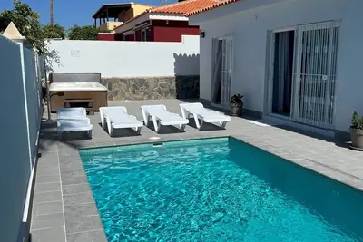 Image de Villa Magnolia - Trois Chambres Villa, Couchages 5