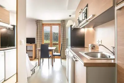 Image de 300m des commerces, remise en forme, parking, télévision, 18-24m², Gresse en Vercors