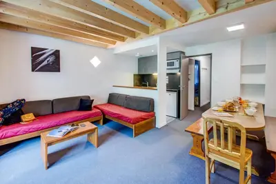 Image de 20m des commerces, balcon, parking, télévision, casier à ski, 35m², Peyragudes